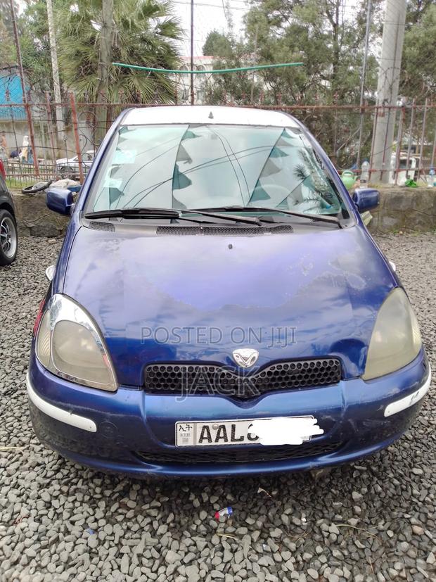 Toyota Vitz 2001 Blue
