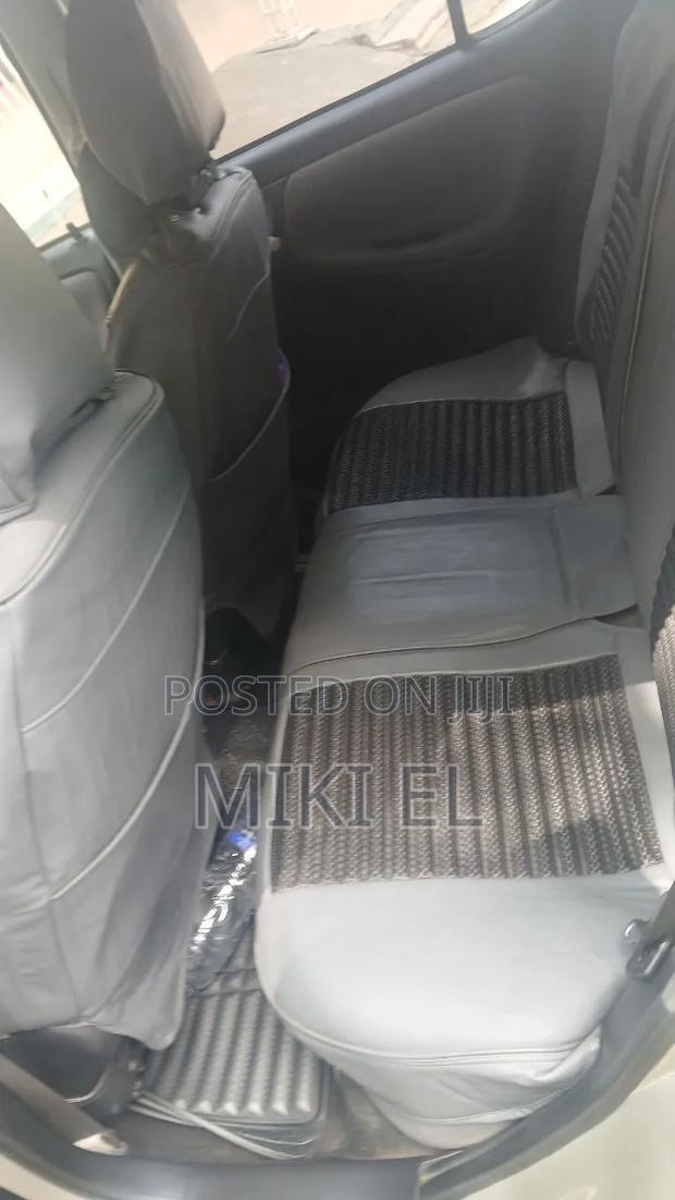 Toyota Vitz 1.0 FWD 5dr 2004 Gray
