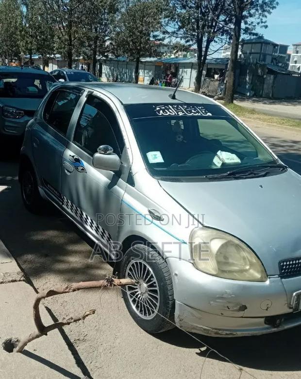 Toyota Vitz 1.0 FWD 3dr 2002 Silver