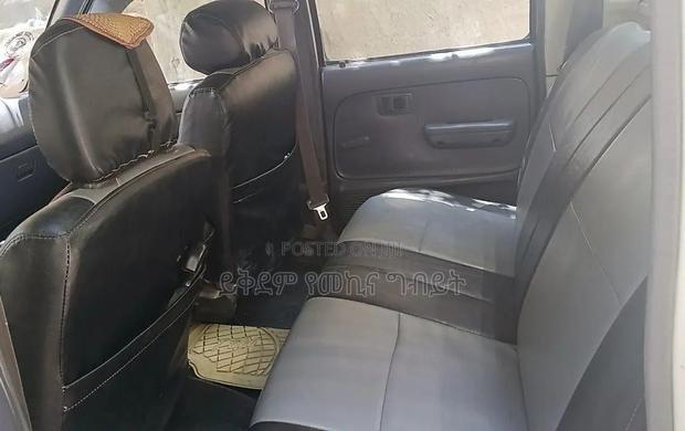 Toyota Hilux 2.5 Cab 2005 White