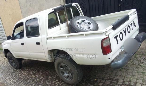 Toyota Hilux 2.5 Cab 2005 White