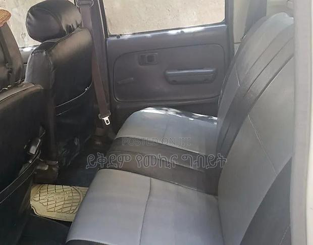 Toyota Hilux 2.5 Cab 2005 White