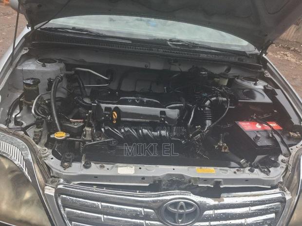 Toyota Corolla 2004 Silver
