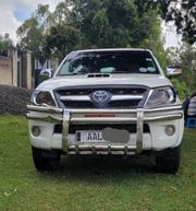 Toyota Hilux 2010 White for sale