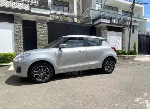 Suzuki Swift 2022 Silver