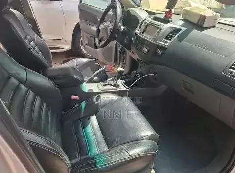 Toyota Hilux 2012 Silver
