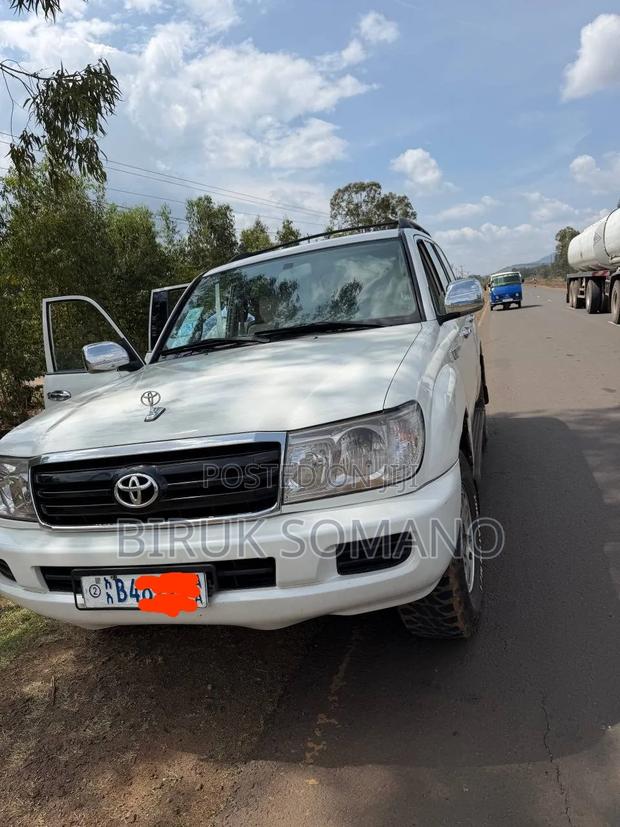 Toyota Land Cruiser 2007 Off white
