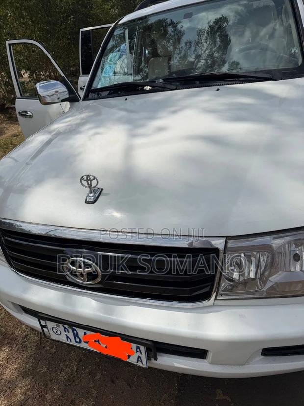 Toyota Land Cruiser 2007 Off white