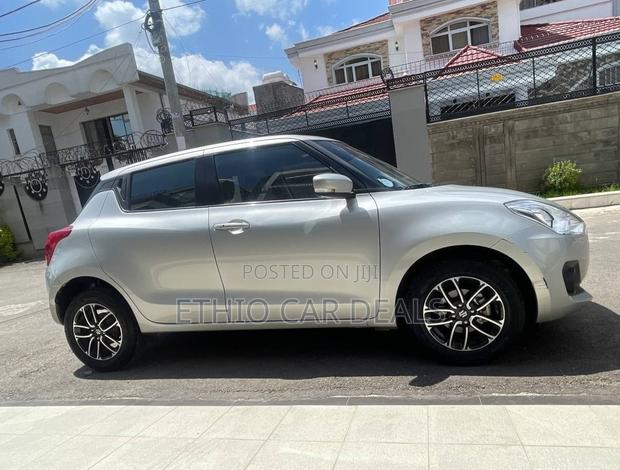 Suzuki Dzire 2022 Silver