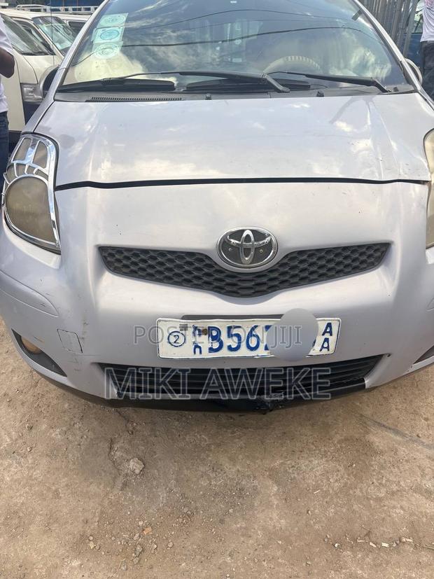 Toyota Yaris 2010 Pink