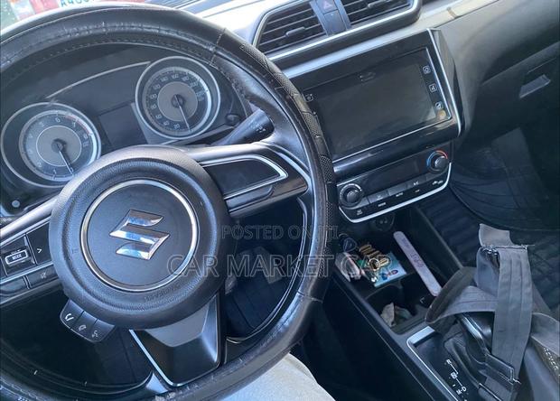Suzuki Dzire 2022 Silver