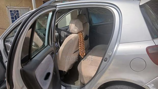 Toyota Vitz 1.0 FWD 5dr 2000 Silver