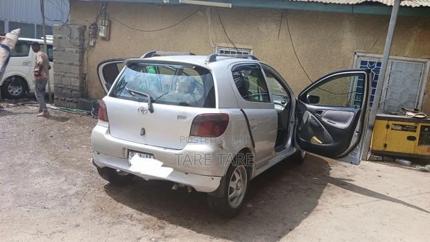Toyota Vitz 1.0 FWD 5dr 2000 Silver
