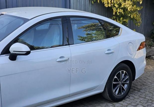BYD Qin Plus DM-i 2025 White