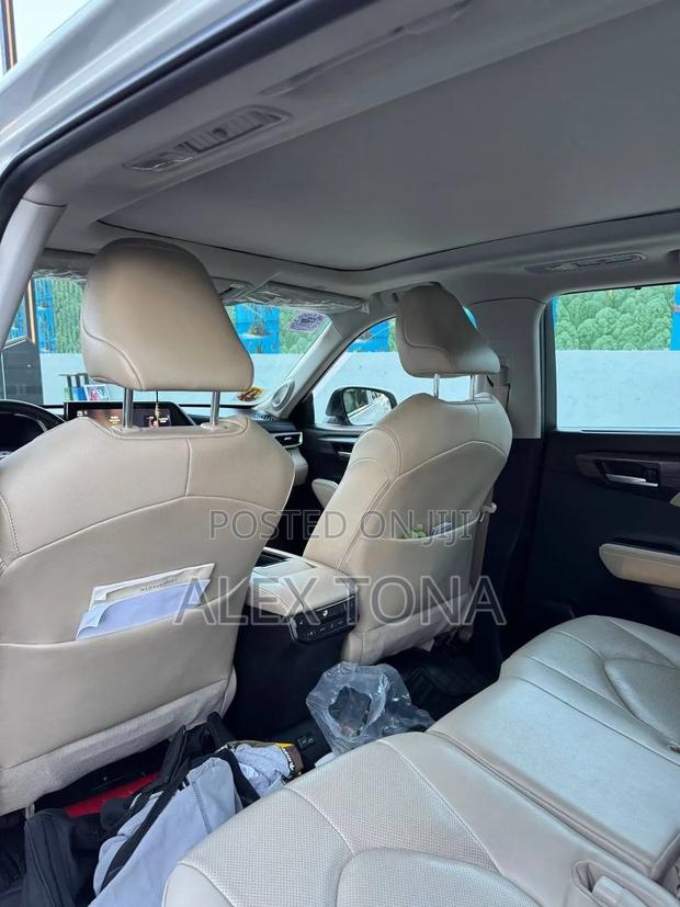 Toyota Grand Highlander Hybrid 2024 White