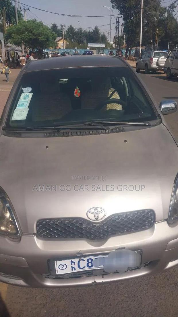 Toyota Yaris 2004 Gold