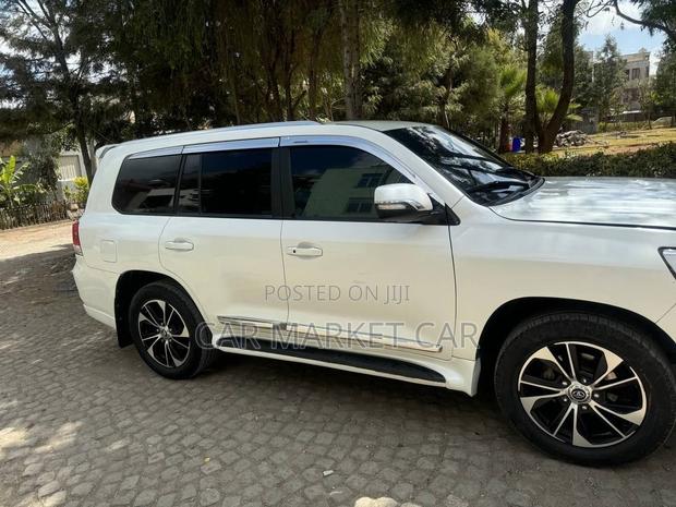 Toyota Land Cruiser 4.5 V8 GX-R 2012 White