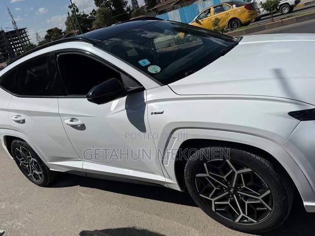 Hyundai Tucson 2022 White