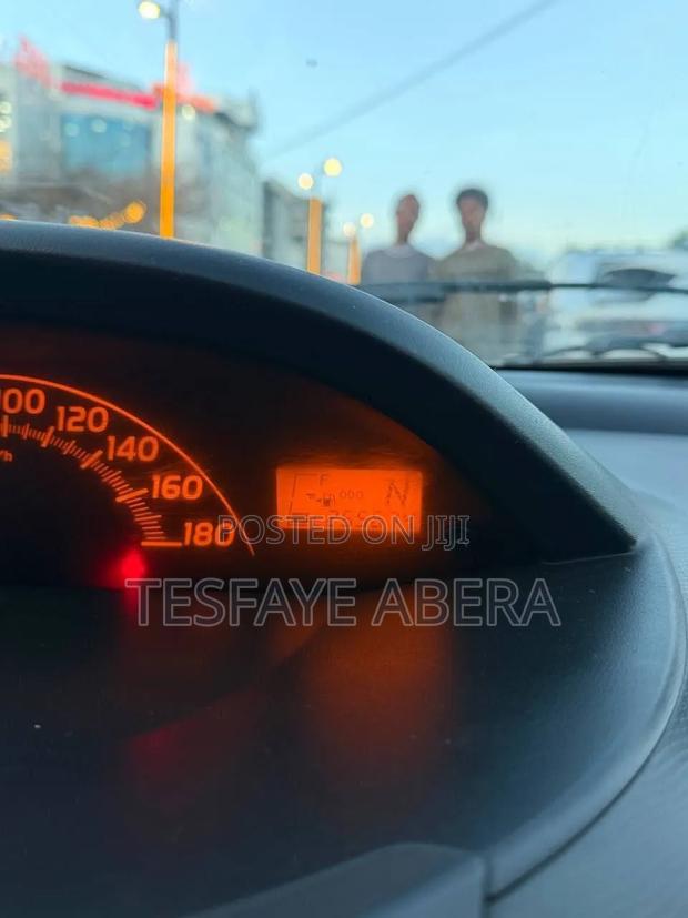 Toyota Yaris 2010 Silver