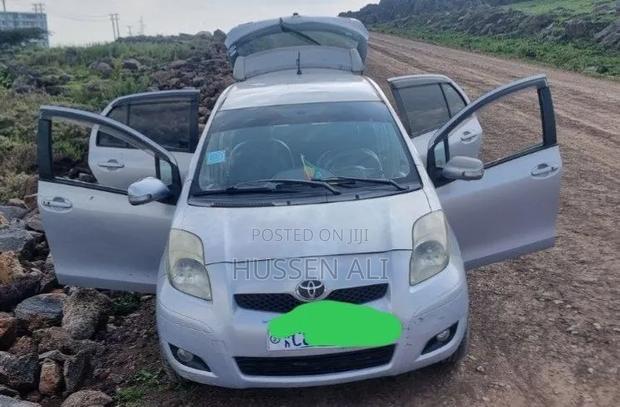 Toyota Yaris 2010 Off white