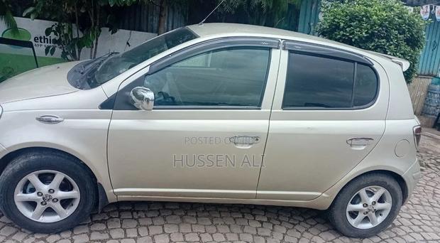 Toyota Yaris 2010 Off white