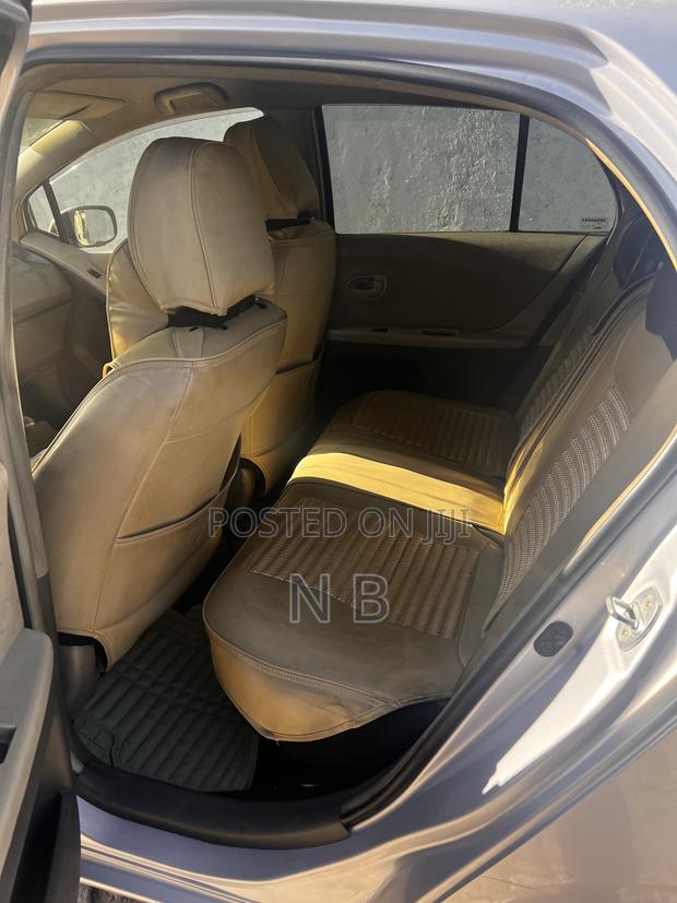 Toyota Yaris 2010 Pearl