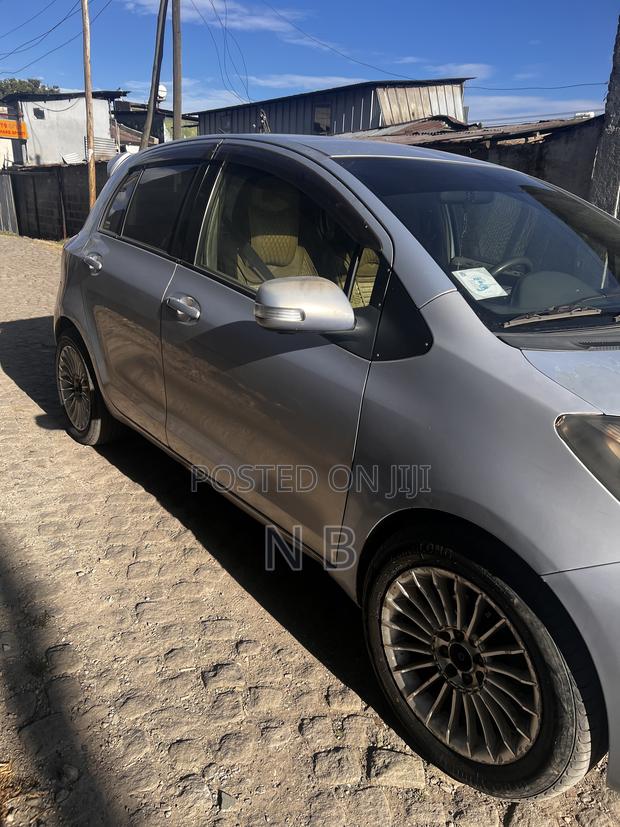 Toyota Yaris 2010 Pearl