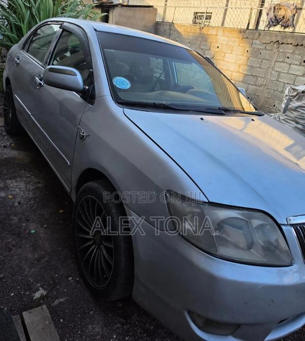 Toyota Corolla 2004 Gold