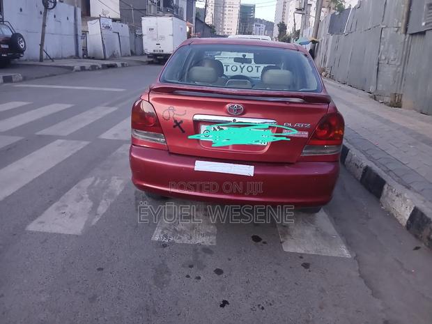 Toyota Platz 2005
