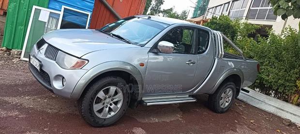 Mitsubishi L200 2007 Silver