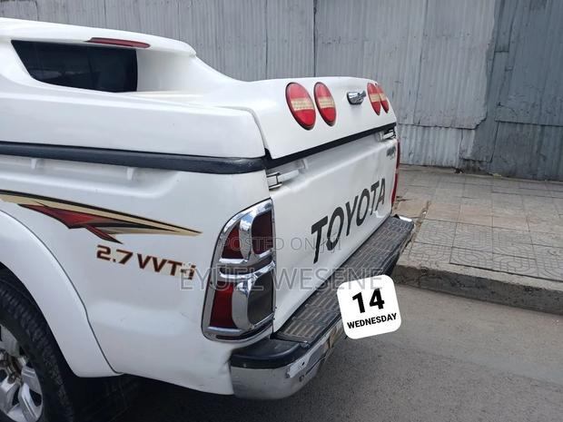 Toyota Hilux 2013 White