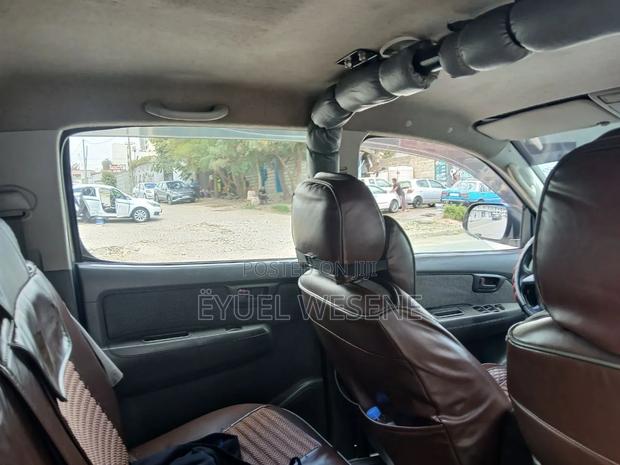 Toyota Hilux 2013 White