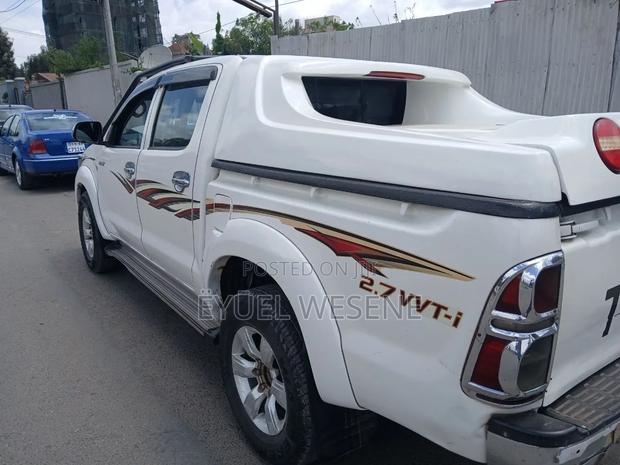 Toyota Hilux 2013 White