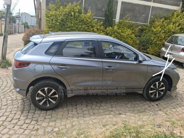 BYD E2 43 kWh 94 hp FWD 2024 Gray