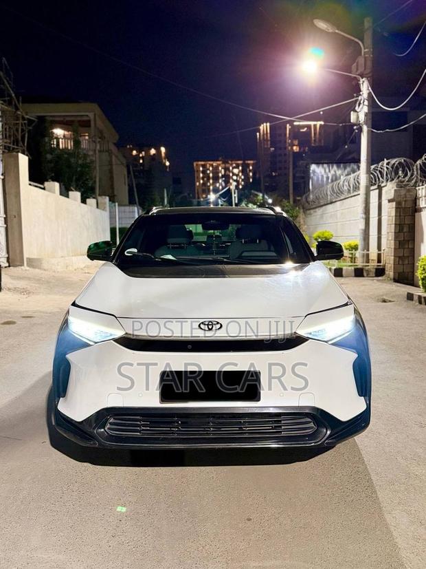 Toyota bZ4X 71.4 kWh FWD 2022 White