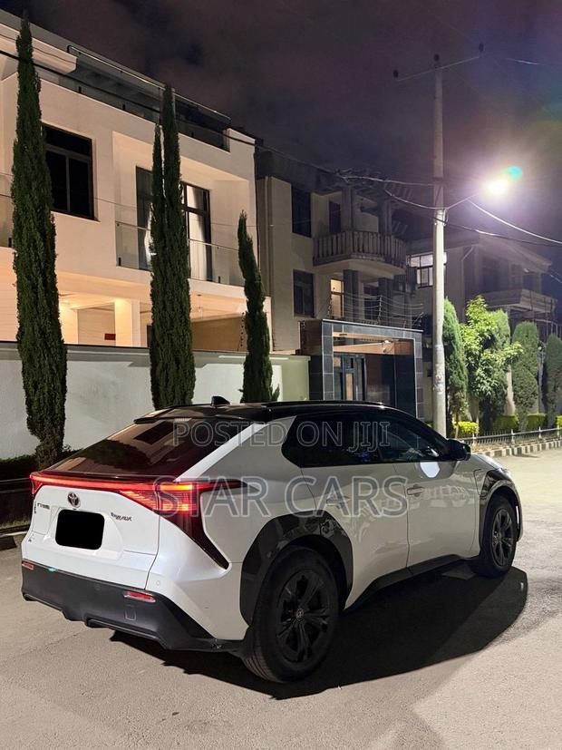 Toyota bZ4X 71.4 kWh FWD 2022 White