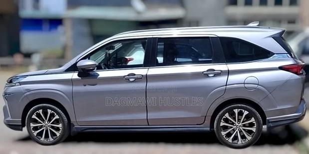 Toyota Veloz 1.5 CVT FWD 2023 Gray