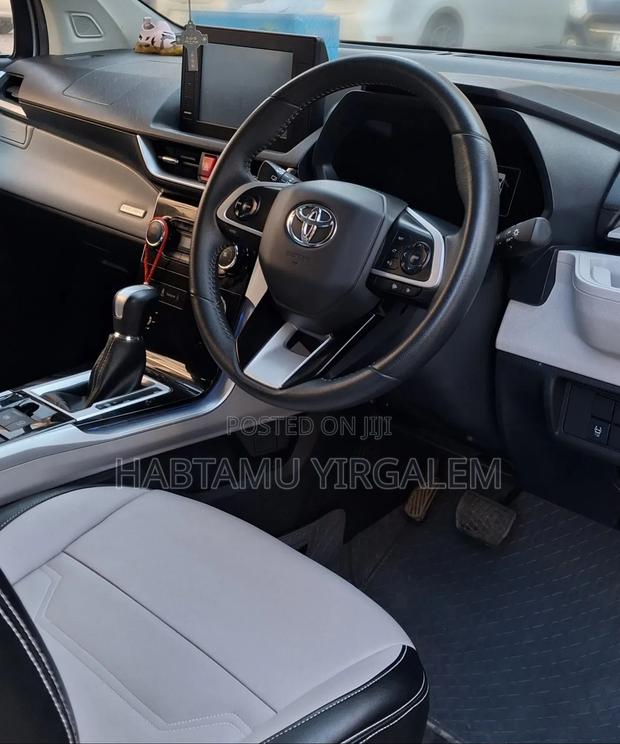 Toyota Veloz 1.5 CVT FWD 2023