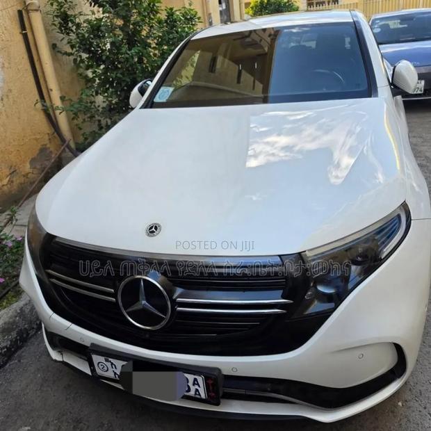 Mercedes-Benz EQC EQC400 4MATIC 2022 Ivory