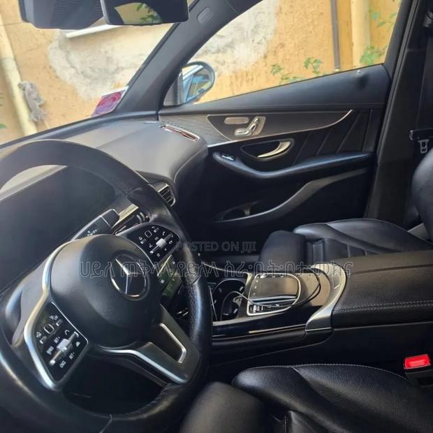 Mercedes-Benz EQC EQC400 4MATIC 2022 Ivory