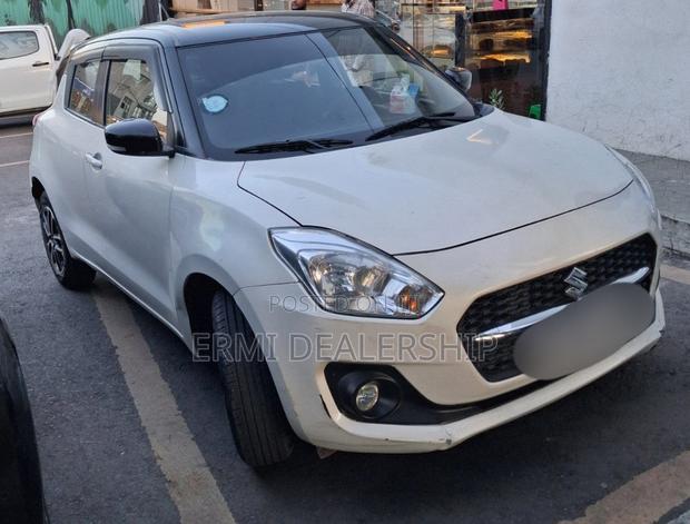 Suzuki Swift 2022 White