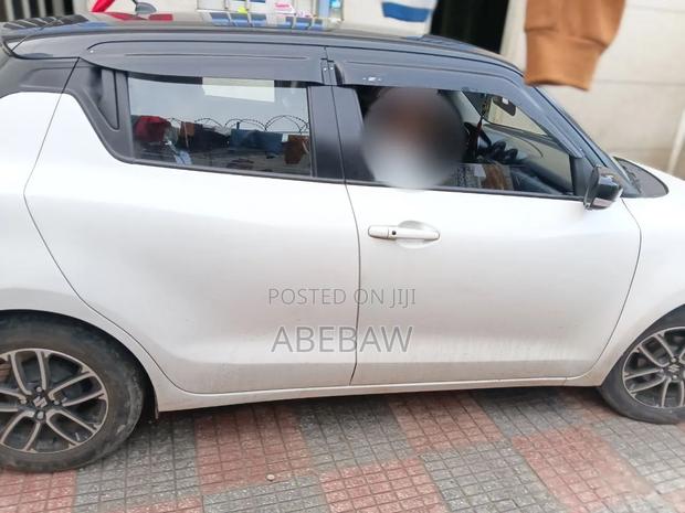 Suzuki Swift 2022 White