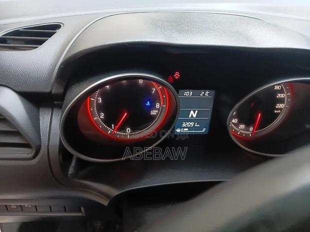 Suzuki Swift 2022 White