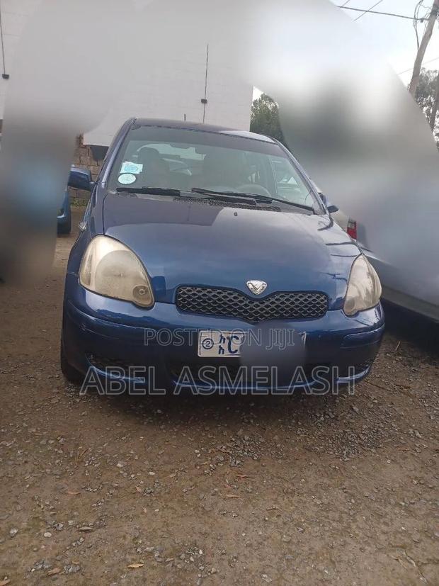 Toyota Vitz 2004 Blue
