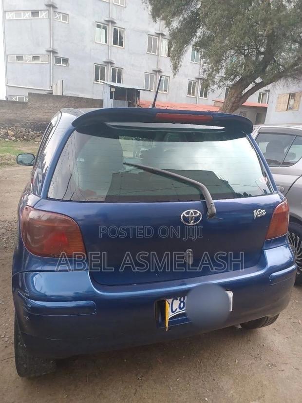 Toyota Vitz 2004 Blue