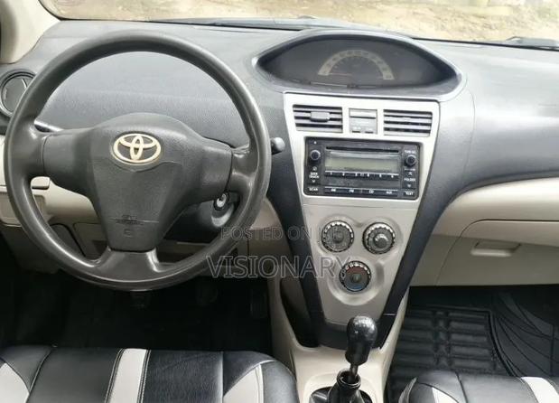 Toyota Yaris 2007 Green