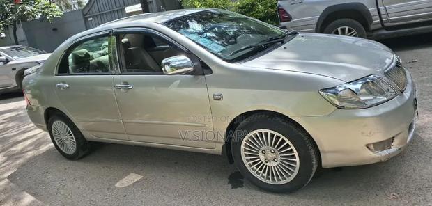 Toyota Corolla 2006 Gold