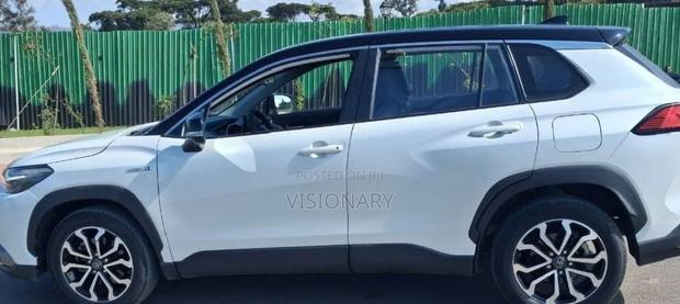 Toyota Frontlander 2024 White