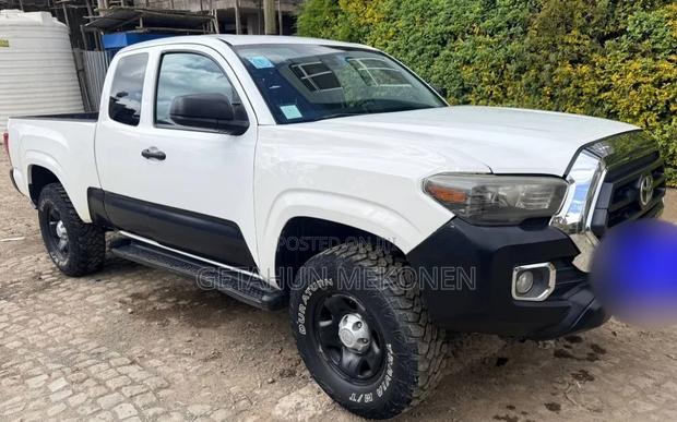 Toyota Tacoma 2020 White