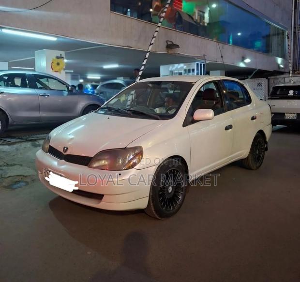 Toyota Platz 2002 White